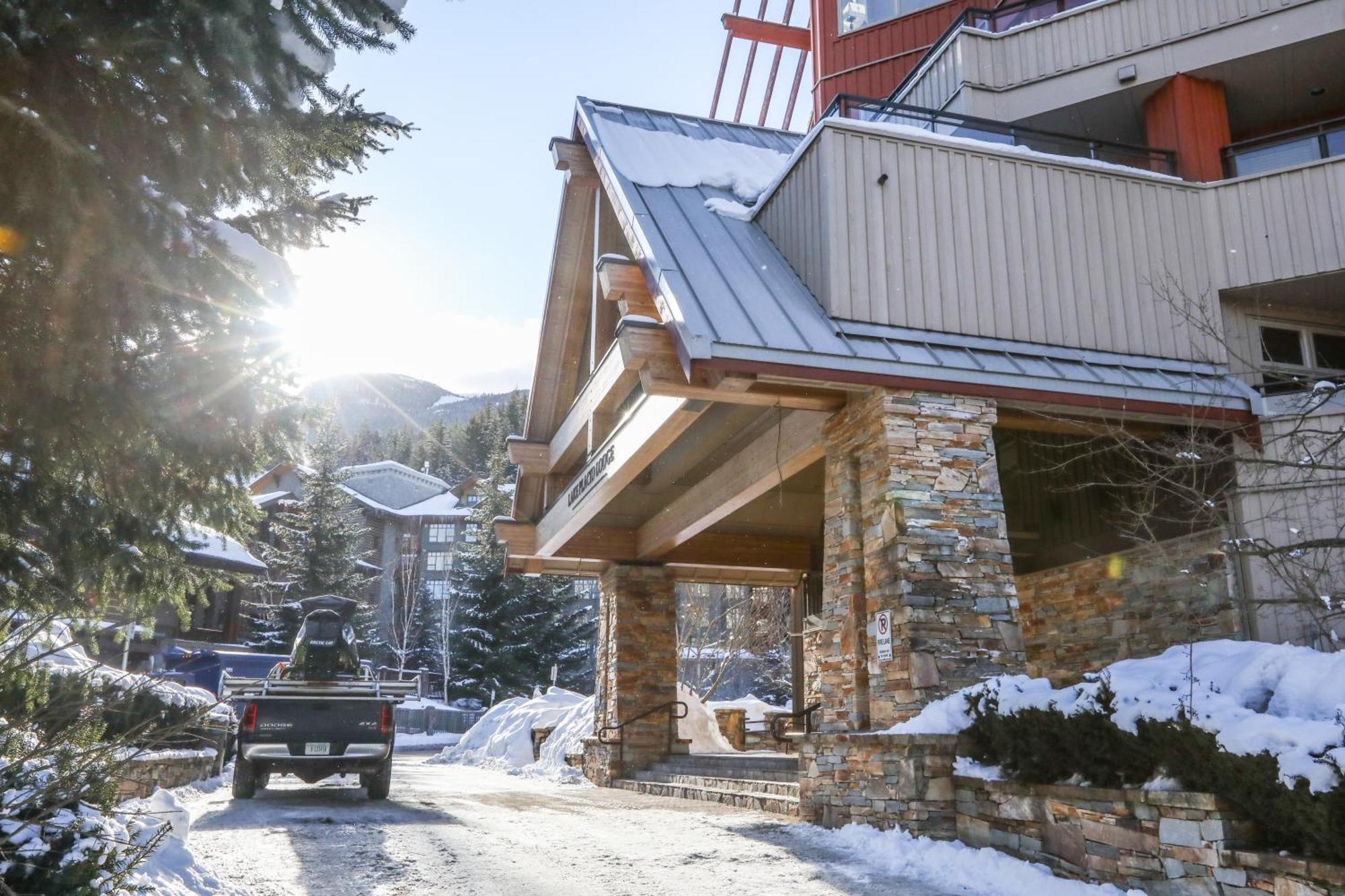 Lake Placid Lodge By Whiski Jack Whistler Exterior photo